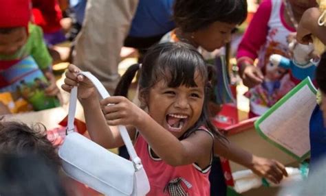 international children's charities|10 Organizations That Help Children Around the World.